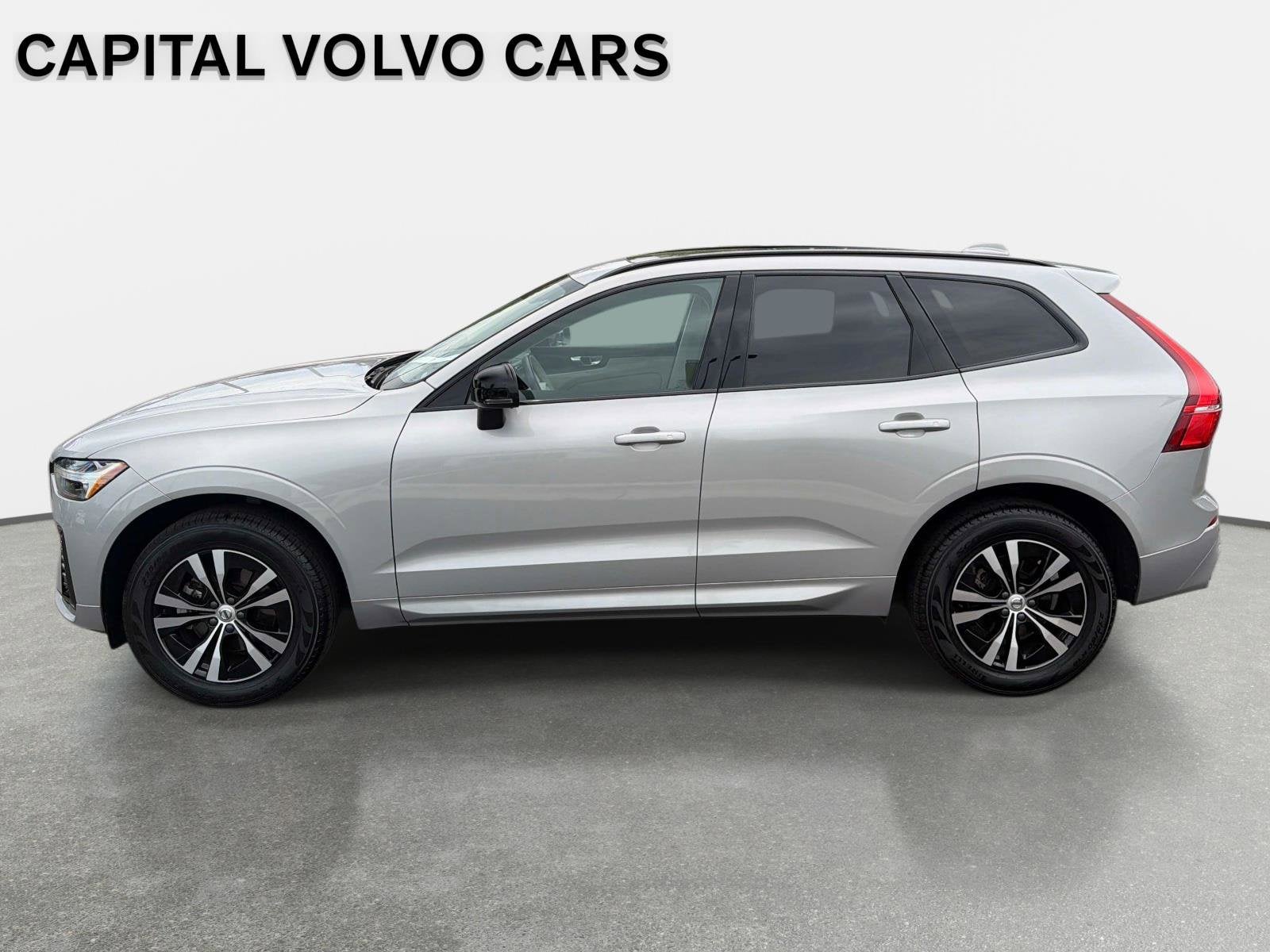 2024 Volvo XC60 Core Dark Theme