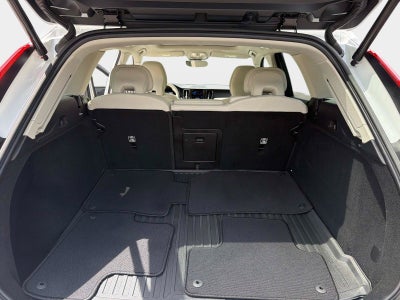 2024 Volvo XC60 Plus Dark Theme