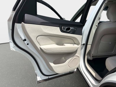 2024 Volvo XC60 Plus Dark Theme