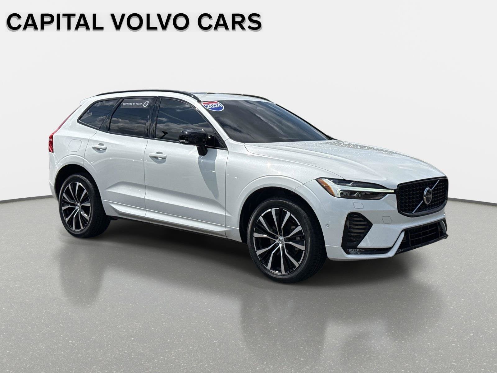 2024 Volvo XC60 Plus Dark Theme