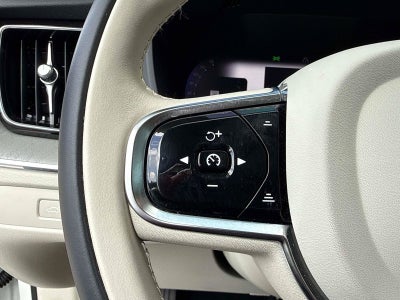 2024 Volvo XC60 Plus Dark Theme