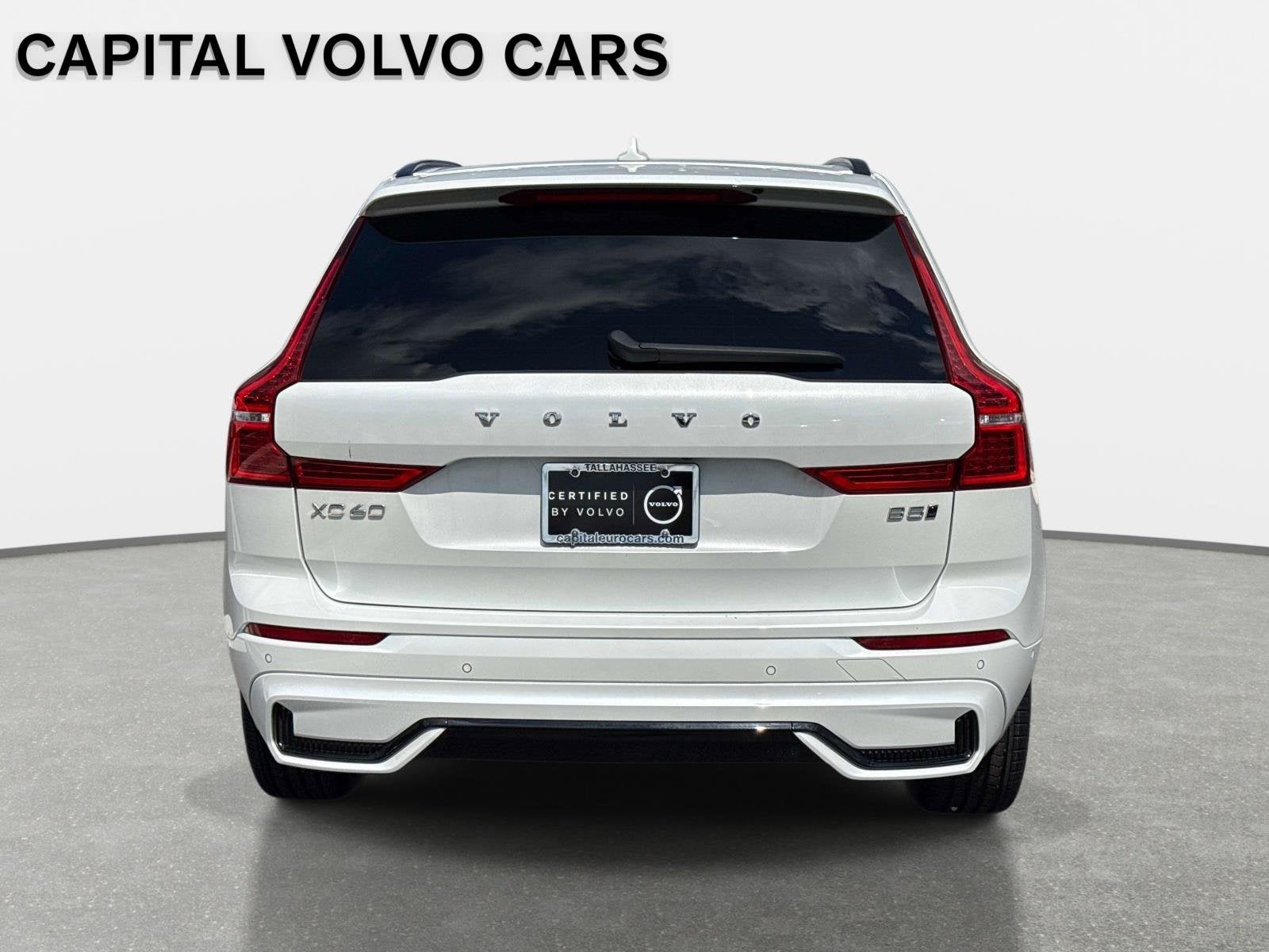 2024 Volvo XC60 Plus Dark Theme