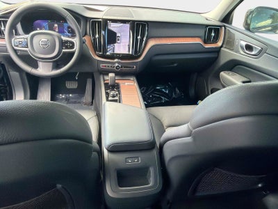 2024 Volvo XC60 Plus Dark Theme