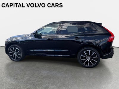 2024 Volvo XC60 Plus Dark Theme