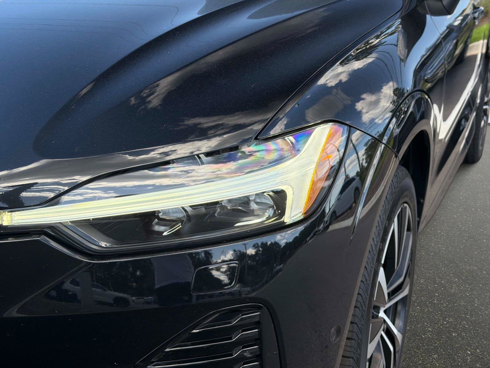 2024 Volvo XC60 Plus Dark Theme