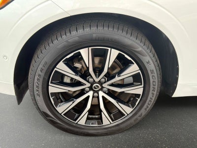 2024 Volvo XC60 Plus Dark Theme