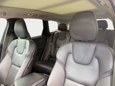2024 Volvo XC60 Plus Dark Theme