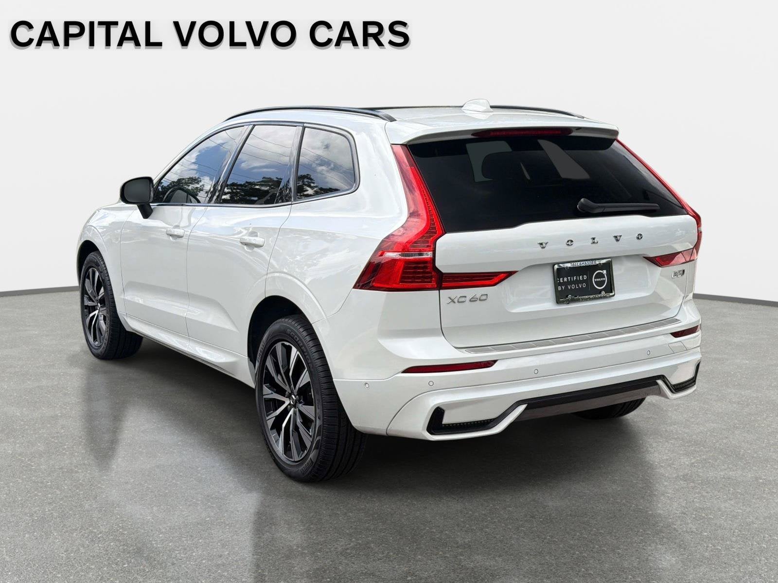 2024 Volvo XC60 Plus Dark Theme