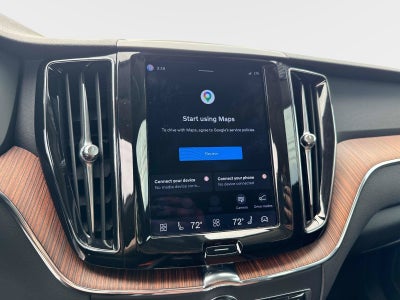 2024 Volvo XC60 Plus Dark Theme