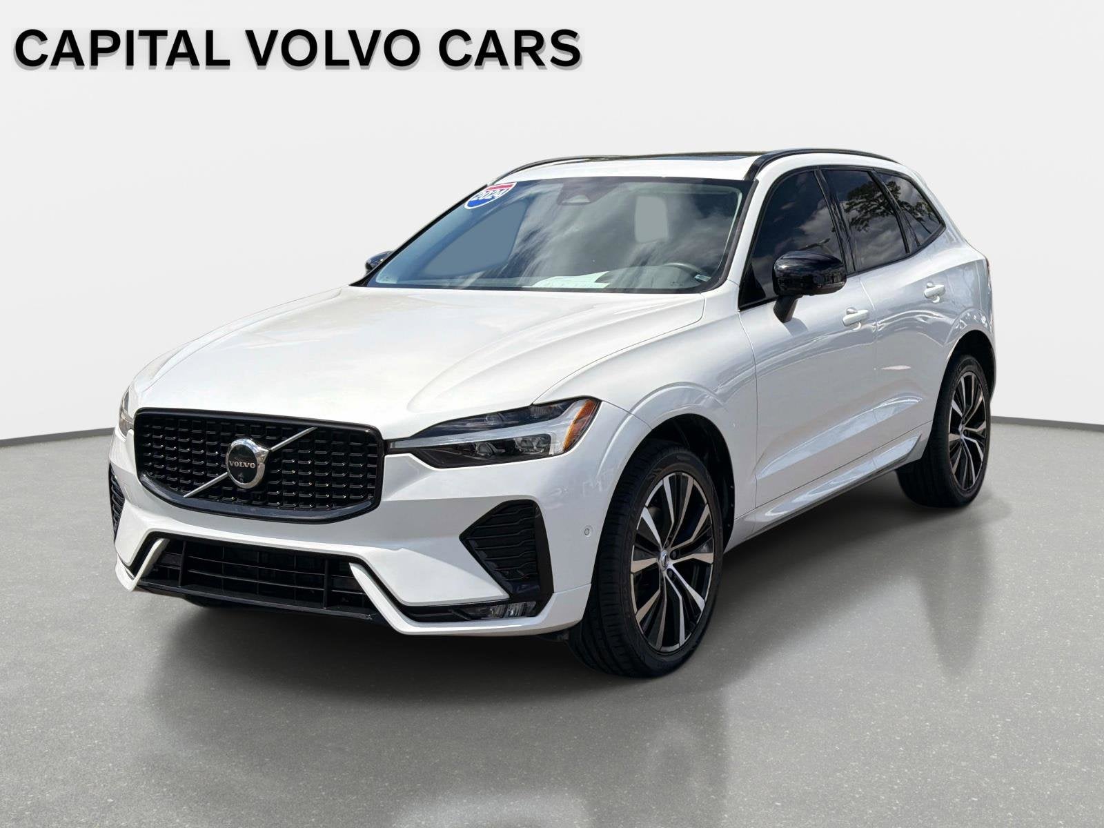 2024 Volvo XC60 B5 Plus Dark Theme AWD's photo