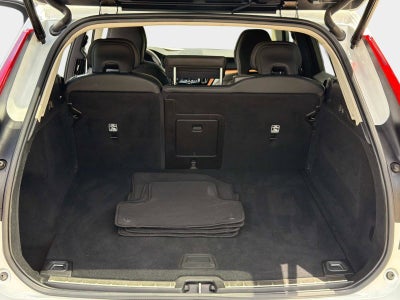 2024 Volvo XC60 Plus Dark Theme