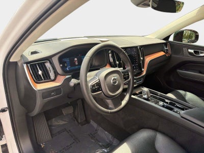 2024 Volvo XC60 Plus Dark Theme