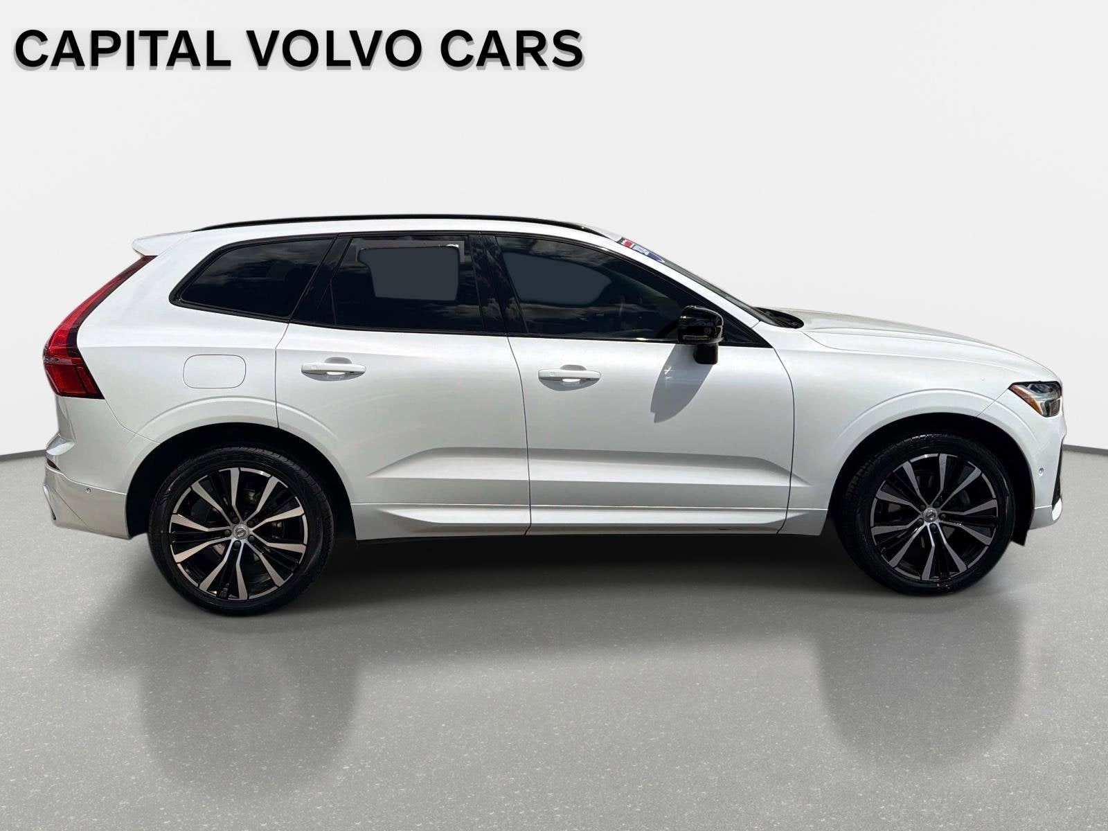 2024 Volvo XC60 Plus Dark Theme