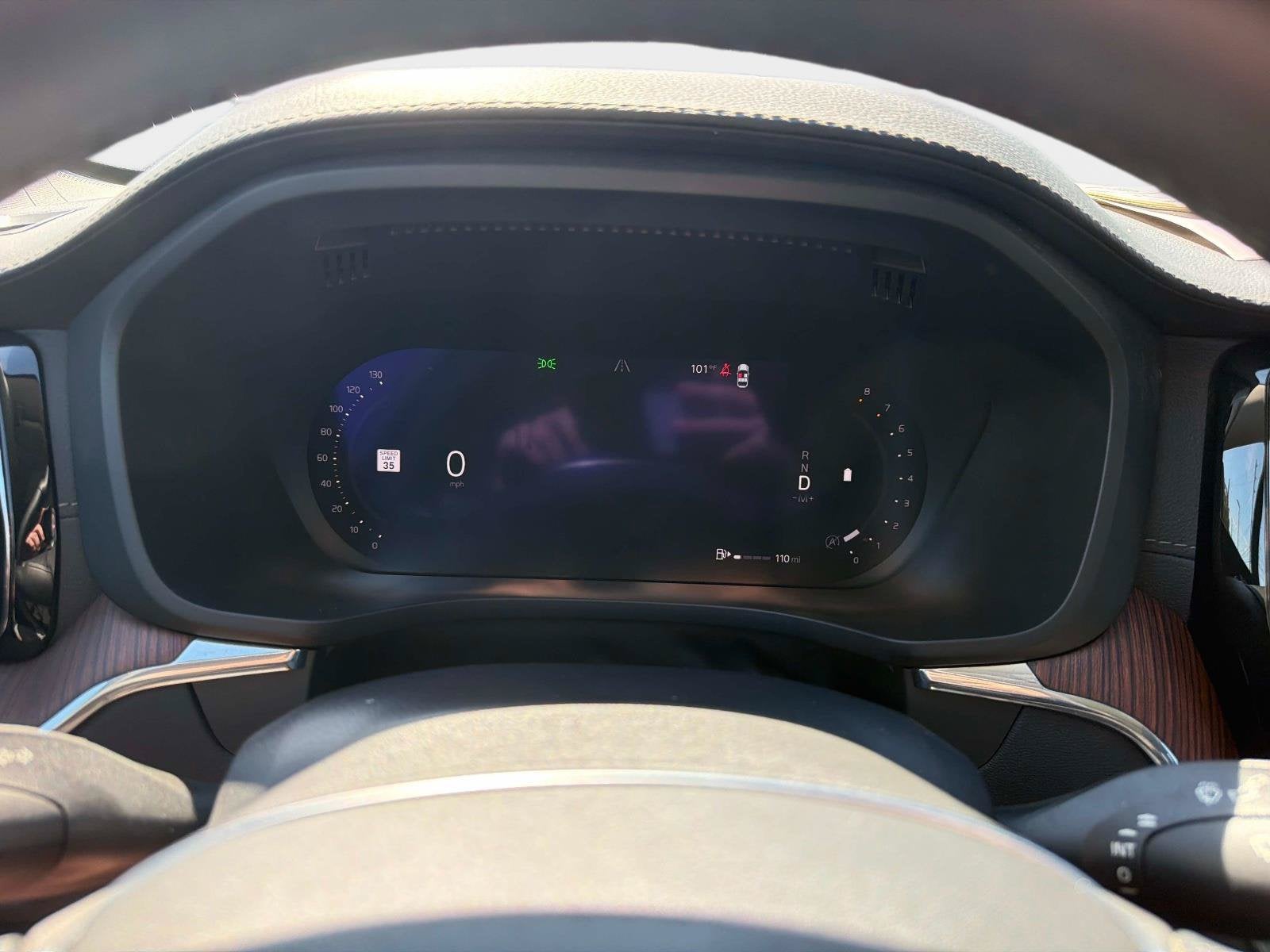 2024 Volvo XC60 Ultimate Dark Theme