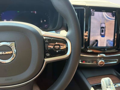 2024 Volvo XC60 Ultimate Dark Theme