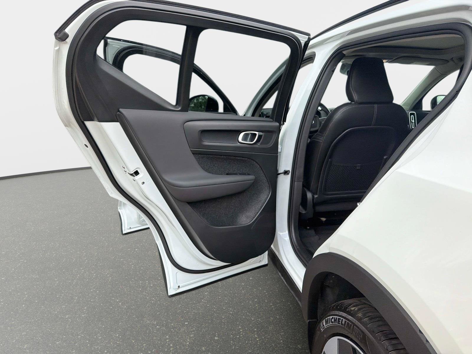 2026 Volvo XC40 Plus