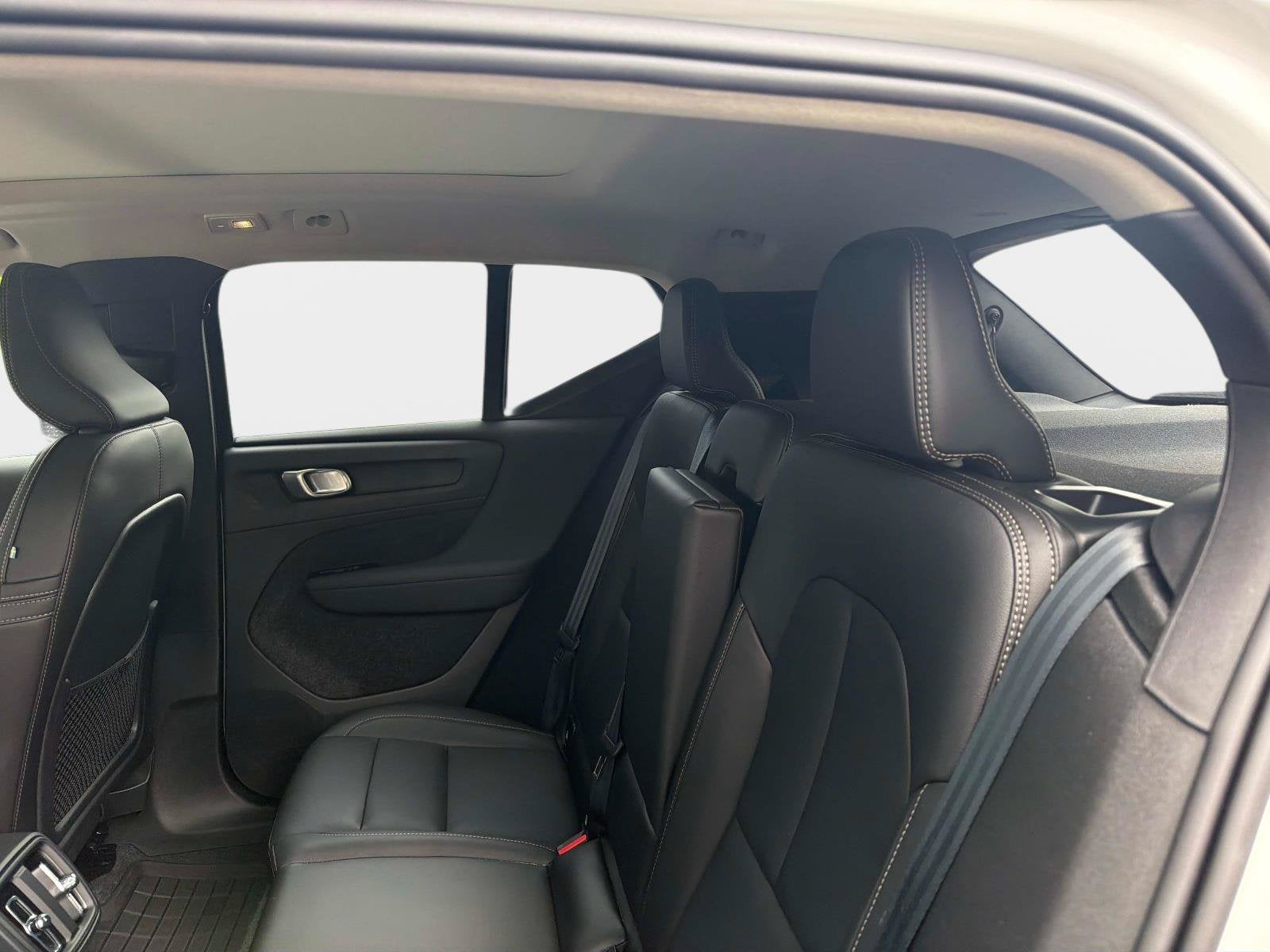 2026 Volvo XC40 Plus