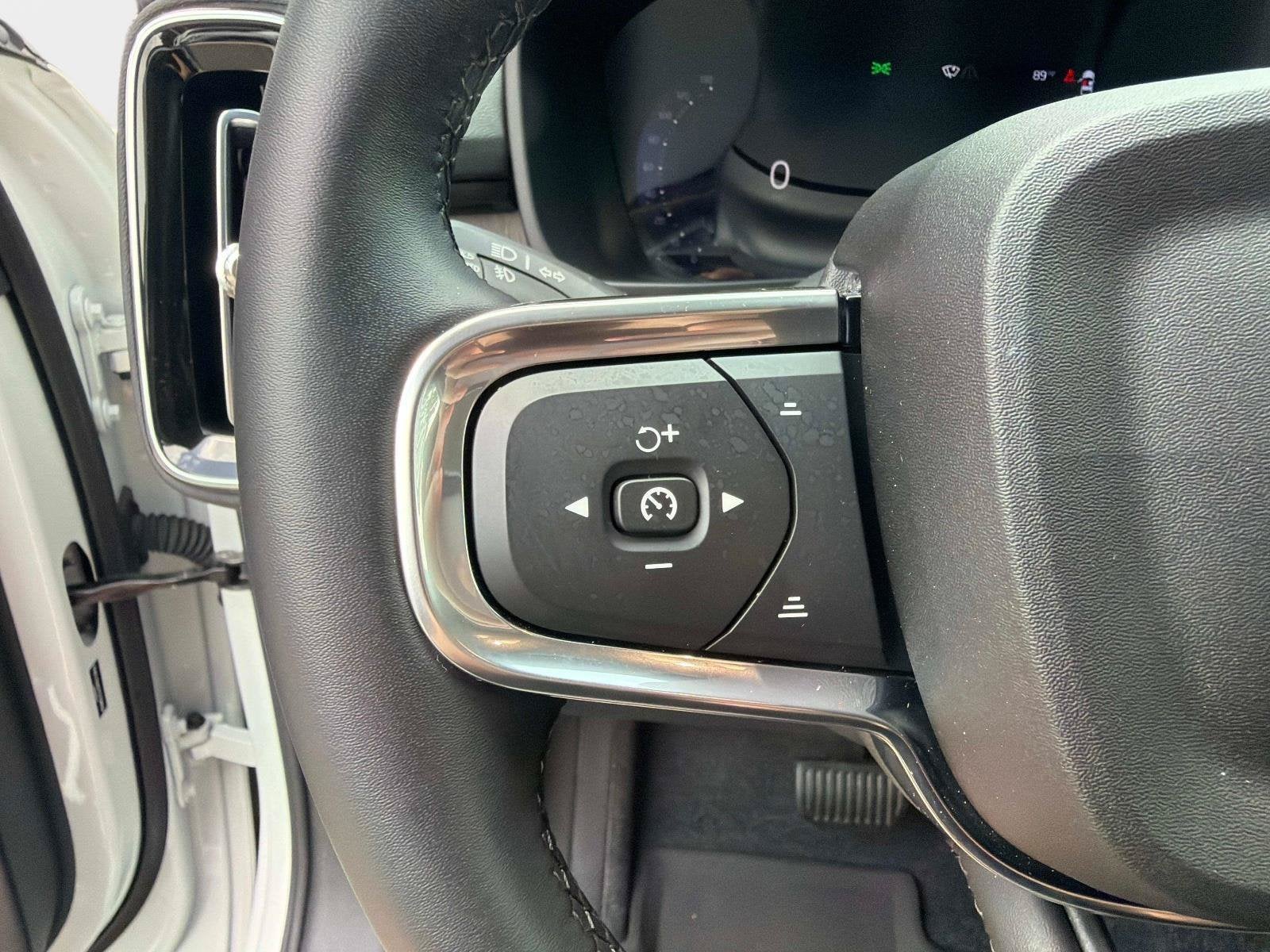 2026 Volvo XC40 Plus