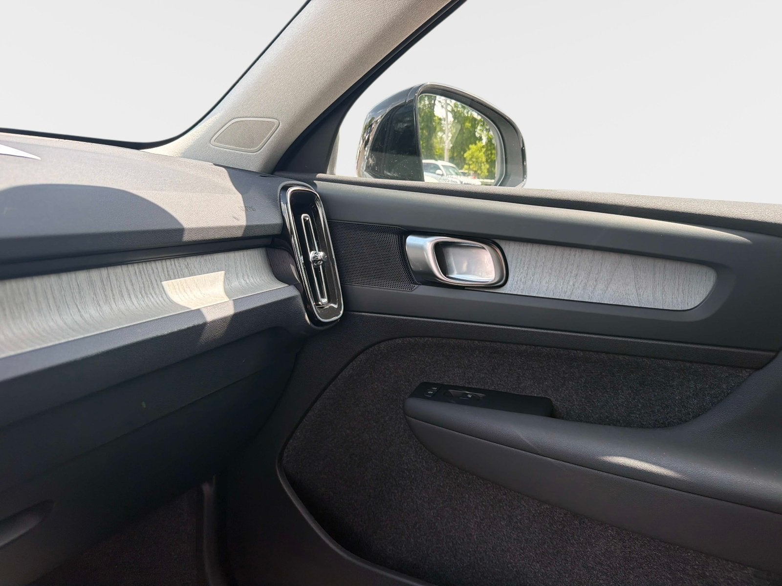 2026 Volvo XC40 Plus