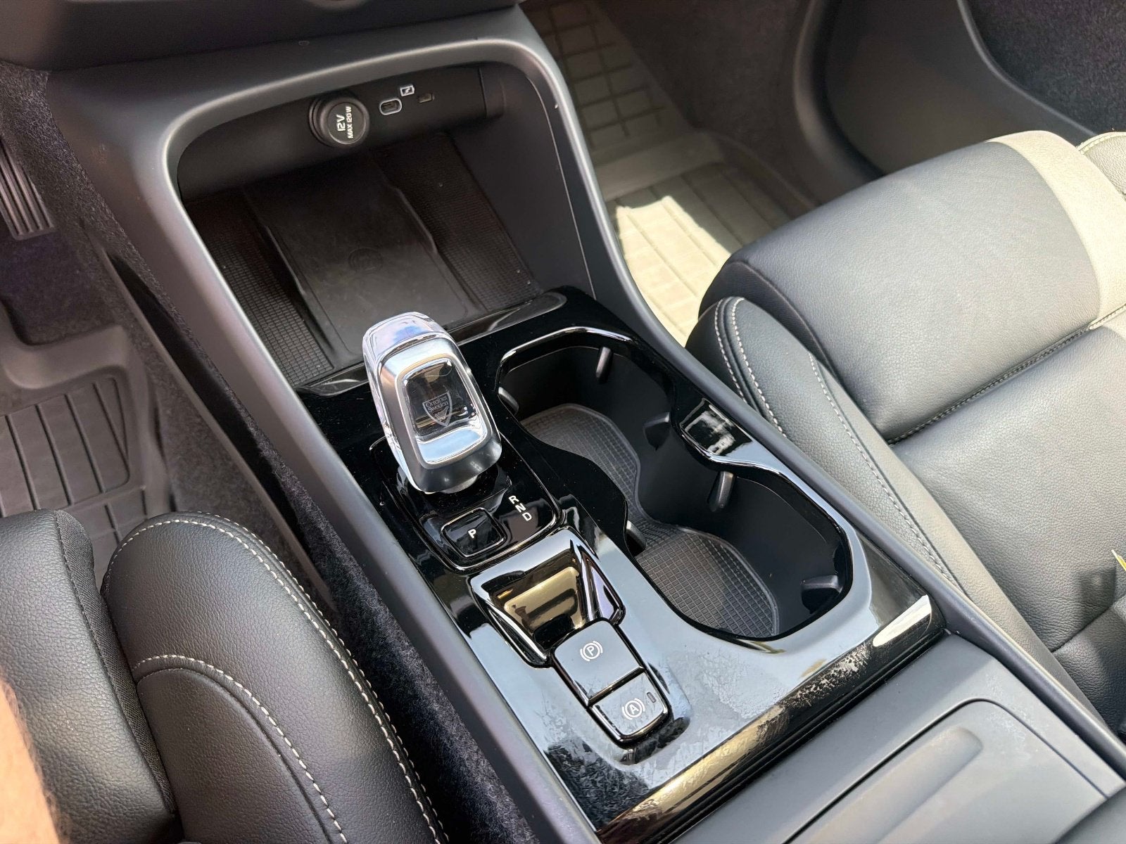 2026 Volvo XC40 Plus