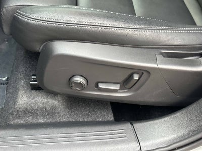 2025 Volvo XC40 Plus Bright Theme