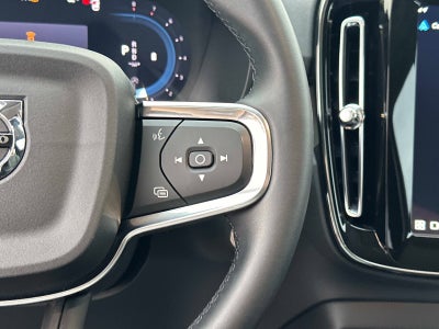 2025 Volvo XC40 Plus Bright Theme