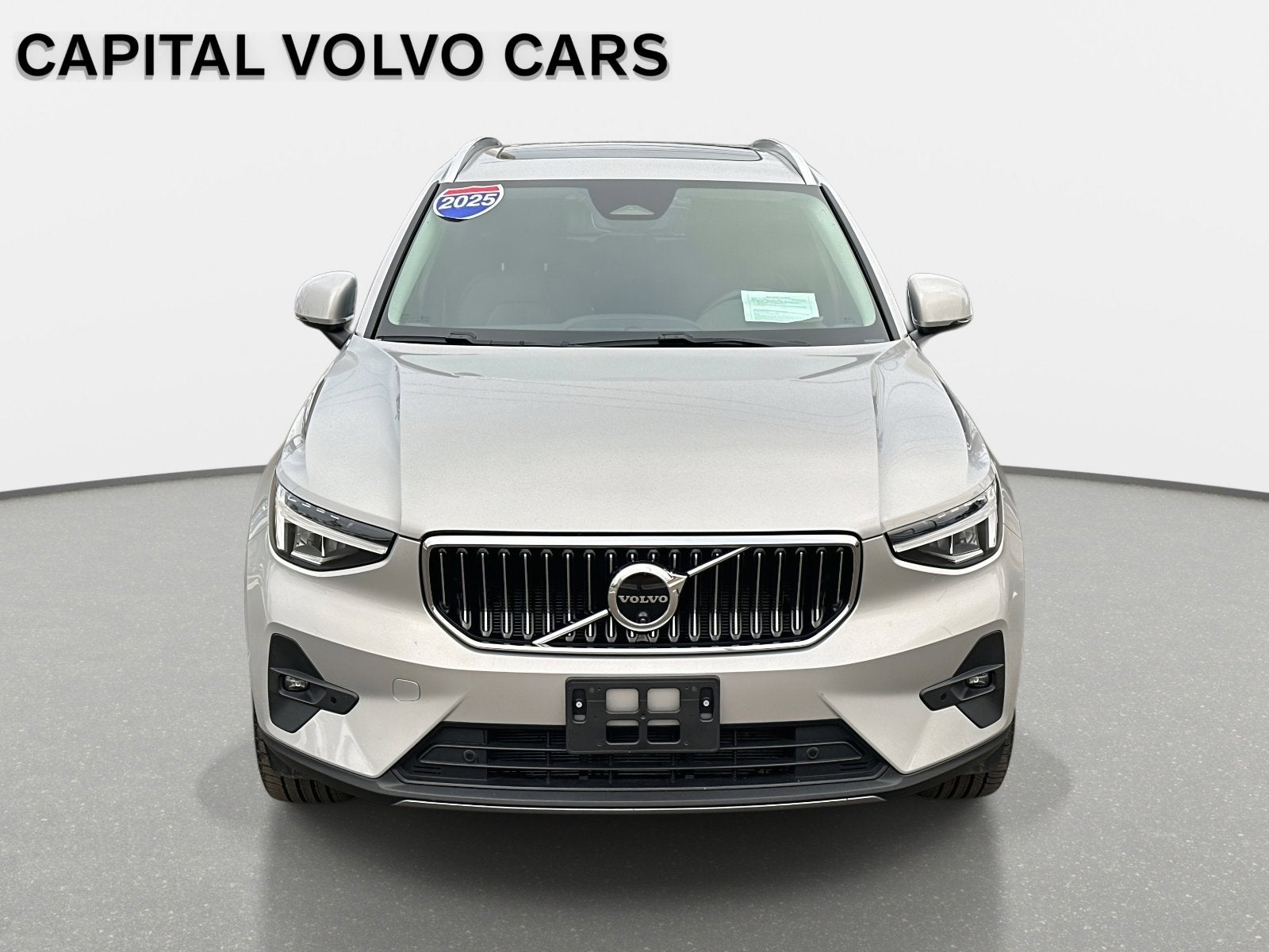 2025 Volvo XC40 Plus Bright Theme