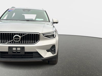 2025 Volvo XC40 Plus Bright Theme