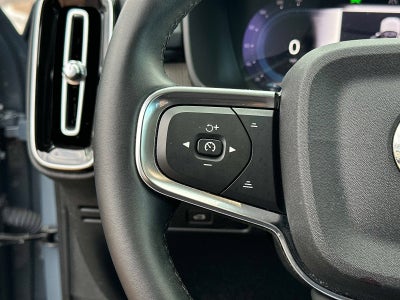 2023 Volvo XC40 Ultimate Bright Theme