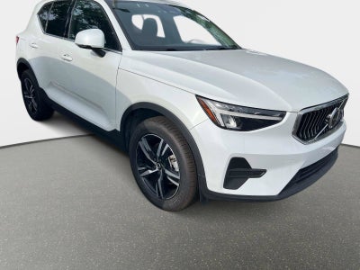 2025 Volvo XC40 Core Bright Theme