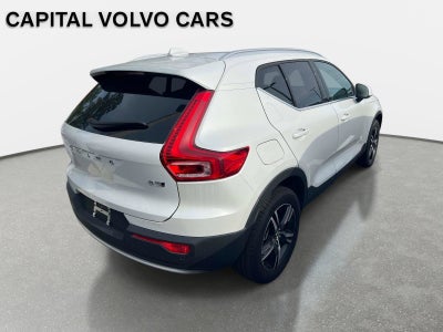 2025 Volvo XC40 Core Bright Theme