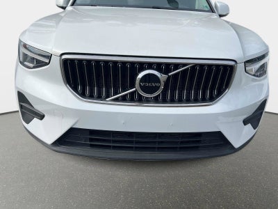 2025 Volvo XC40 Core Bright Theme