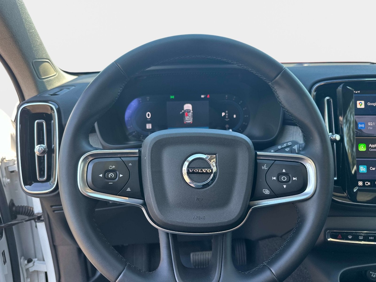 2025 Volvo XC40 Core Bright Theme