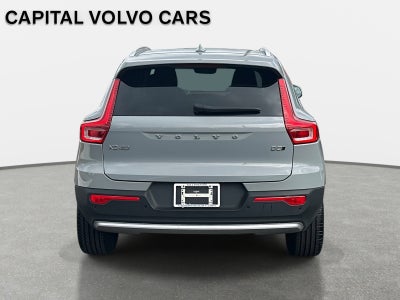 2025 Volvo XC40 Core Bright Theme