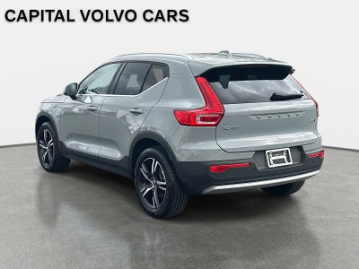 2025 Volvo XC40 Core Bright Theme