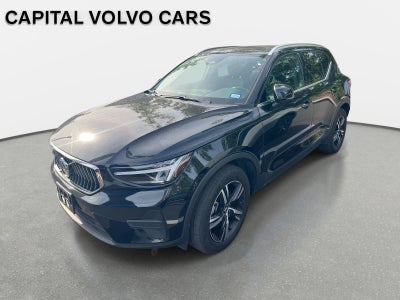 2025 Volvo XC40 Core Bright Theme