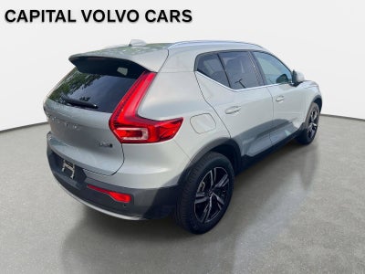2025 Volvo XC40 Core Bright Theme