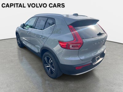 2025 Volvo XC40 Core Bright Theme