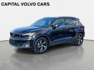 2025 Volvo XC40 Core Bright Theme