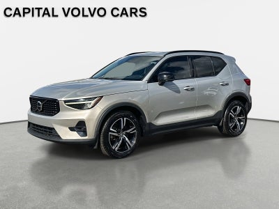 2023 Volvo XC40 Plus Dark Theme