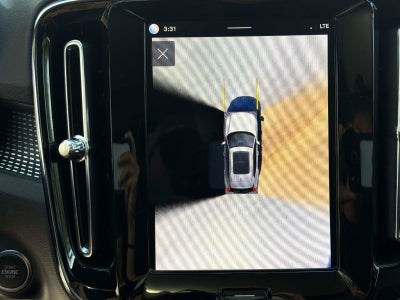 2024 Volvo XC40 Plus Dark Theme