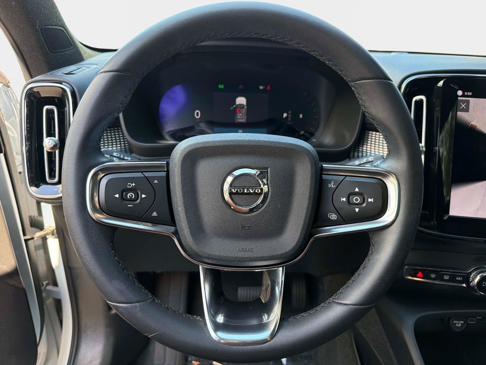 2024 Volvo XC40 Plus Dark Theme