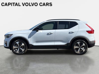 2024 Volvo XC40 Plus Dark Theme