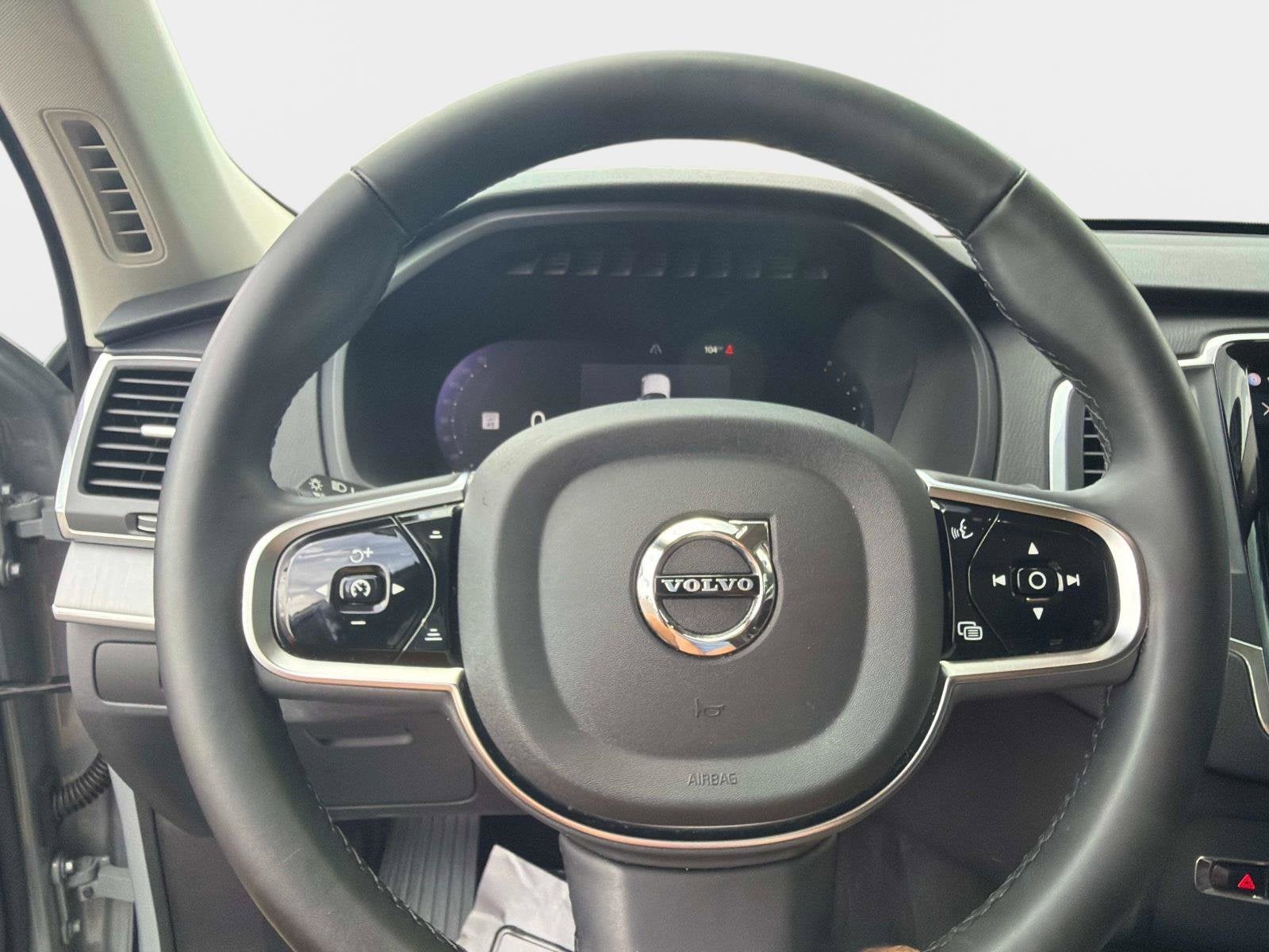 2025 Volvo XC90 Core