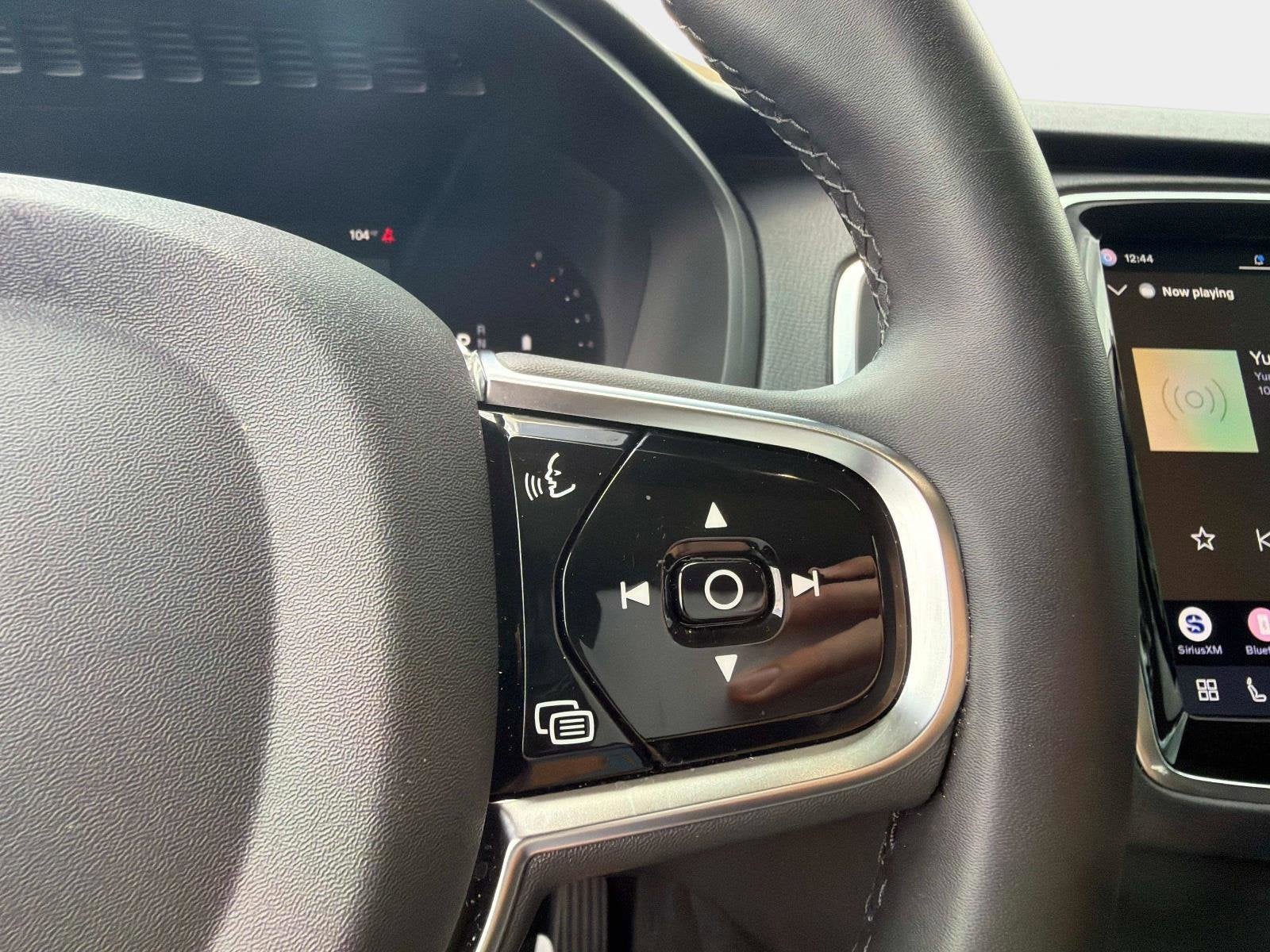 2025 Volvo XC90 Core