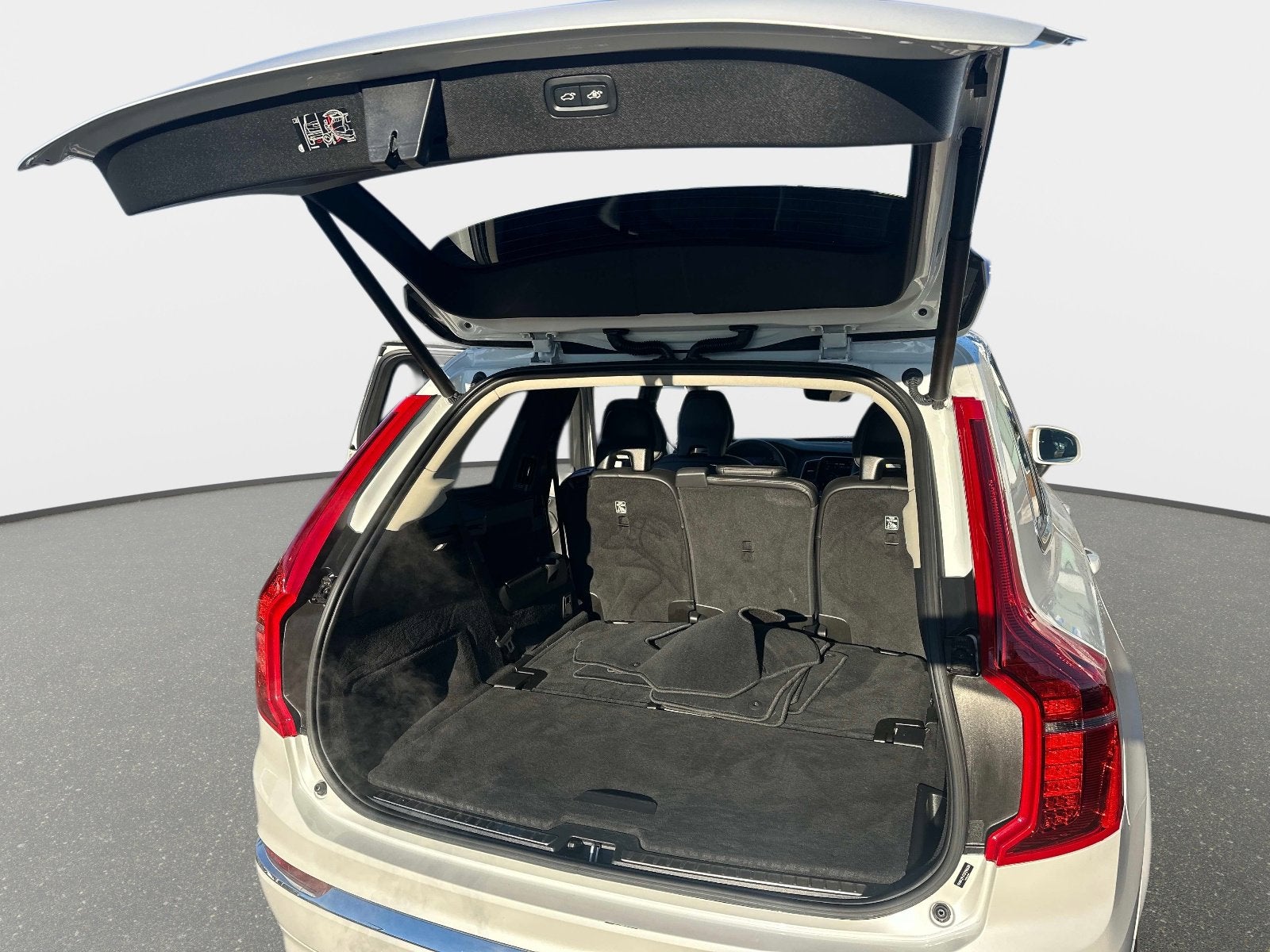 2025 Volvo XC90 Core