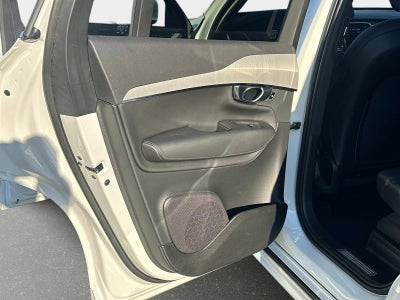 2025 Volvo XC90 Core