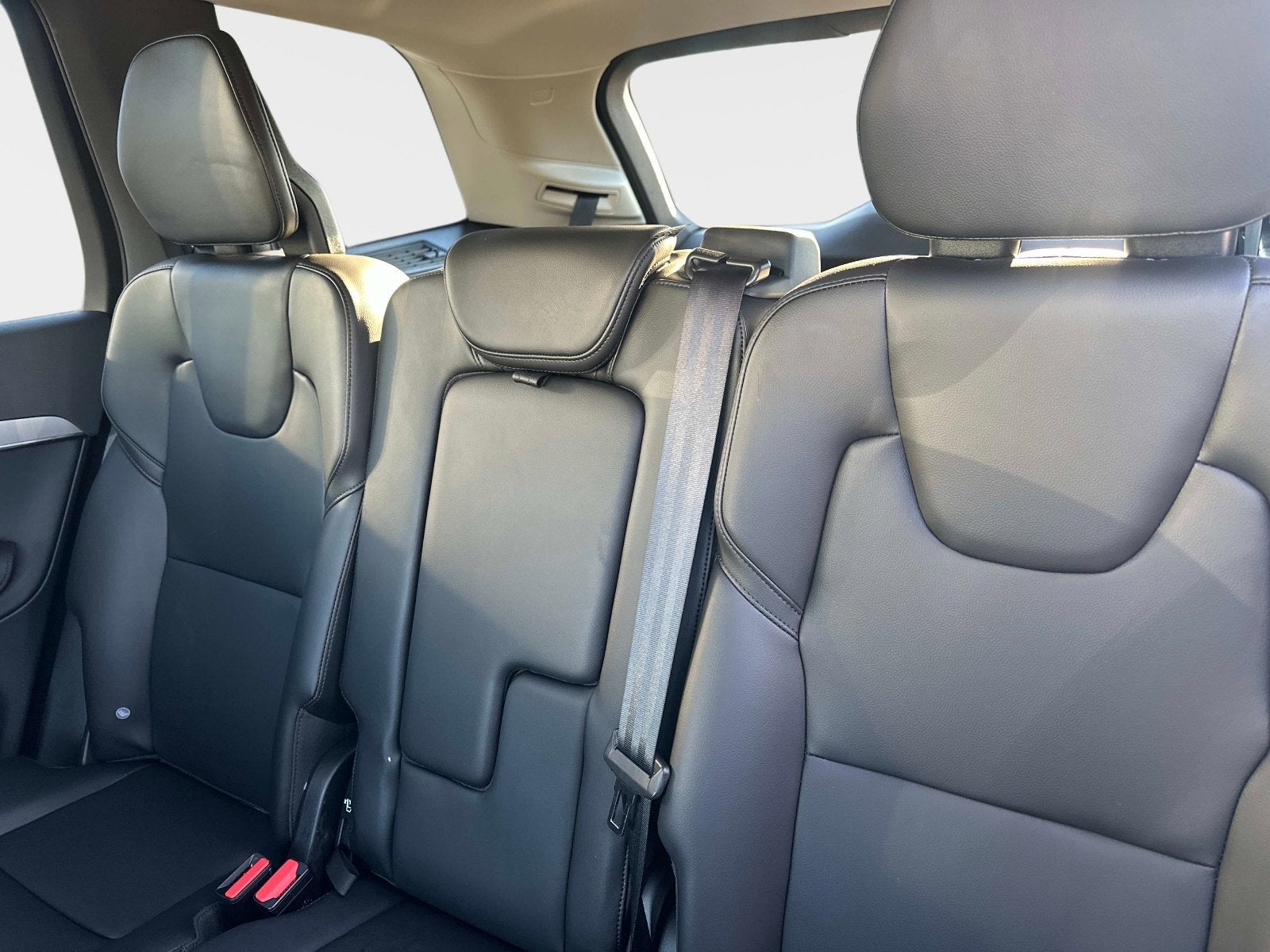 2025 Volvo XC90 Core