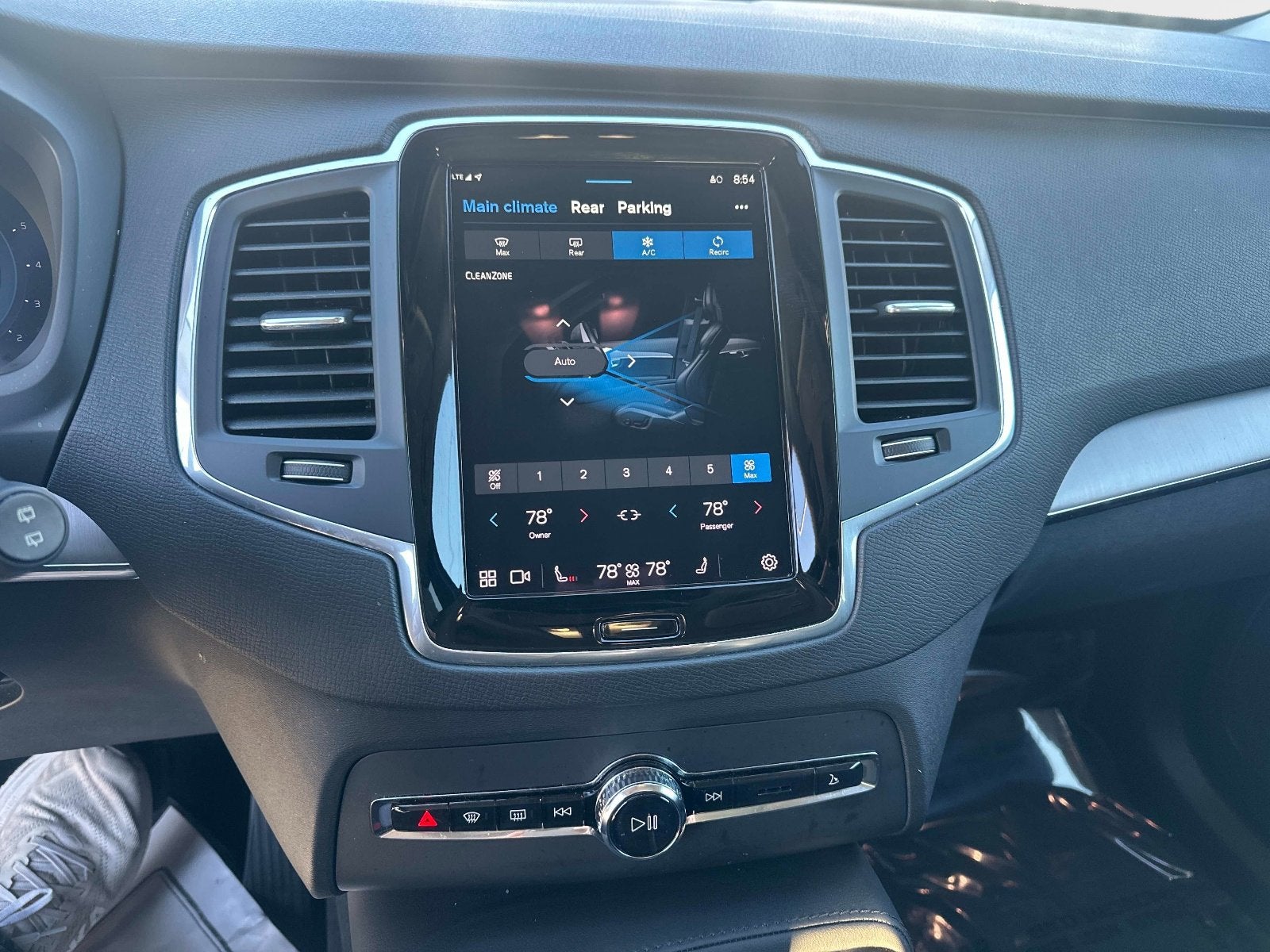 2025 Volvo XC90 Core