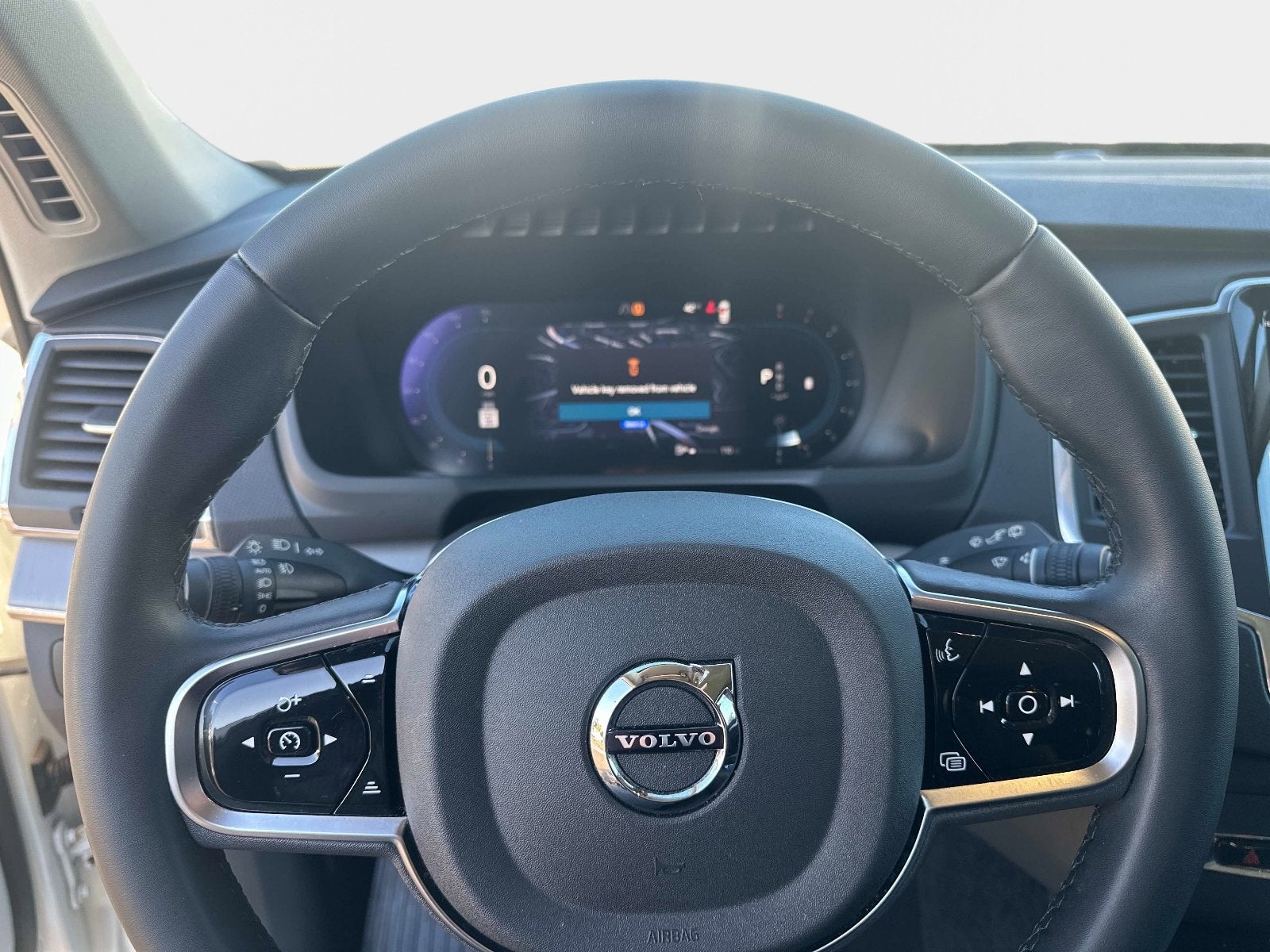 2025 Volvo XC90 Core